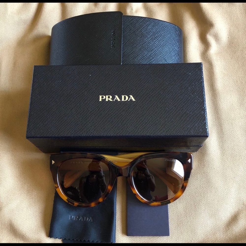 PRADA SUNGLASSES - Picture 4 of 4